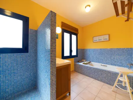Villa ensoleillée avec piscine privée à 300m de la plage à L'Escala - Photo 22