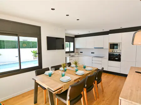 Villa spacieuse avec piscine privée près de la plage - Photo 6