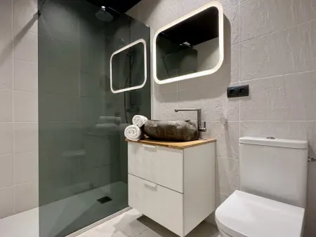Villa spacieuse avec piscine privée près de la plage - Photo 12