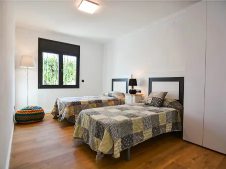 Villa spacieuse avec piscine privée près de la plage - Photo 17