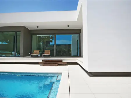 Villa moderne avec piscine privée, Wi-Fi, parking et climatisation, proche plage - Photo 6