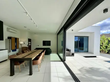 Villa moderne avec piscine privée, Wi-Fi, parking et climatisation, proche plage - Photo 9