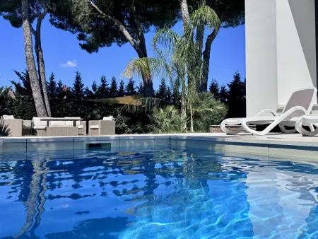 Villa moderne avec piscine privée, Wi-Fi, parking et climatisation, proche plage - Photo 11
