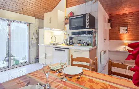 Studio Dans Maison 1, Appartement 2 personnes à Larmor plage - Photo 1