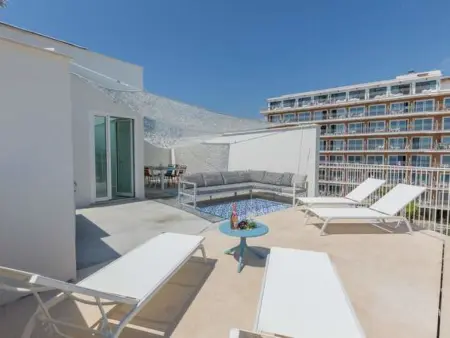 Tolle Wohnung in S'illot-Cala Morlanda mit Terrasse - Photo 10