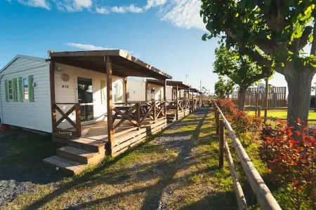 HOLA CAMP CHILCHES-Comfort 2, Bungalow à Xilxes avec terrasse pour couple - Photo 4