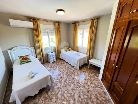 Villa moderne 4 chambres à Dénia avec piscine privée, jardin et climatisation, près de la plage - Photo 20
