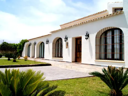 Villa rénovée avec 11 chambres, piscine privée, proche vignobles Moscatel - Photo 2
