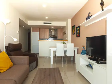 Appartement en front de mer à Rosas avec piscine, climatisation et parking, pour 4 personnes. - Photo 8