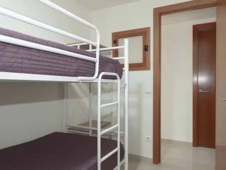 Appartement en front de mer à Rosas avec piscine, climatisation et parking, pour 4 personnes. - Photo 15