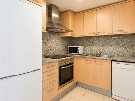 Appartement moderne à Rosas, près de la mer, pour 6 personnes avec piscine et parking - Photo 10