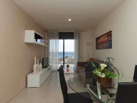Appartement moderne en bord de mer avec piscine, clim, Wi-Fi et parking à Roses - Photo 4