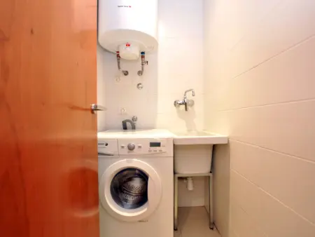Appartement moderne en bord de mer avec piscine, clim, Wi-Fi et parking à Roses - Photo 20