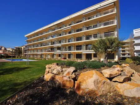Appartement moderne en bord de mer avec piscine, clim, Wi-Fi et parking à Roses - Photo 23
