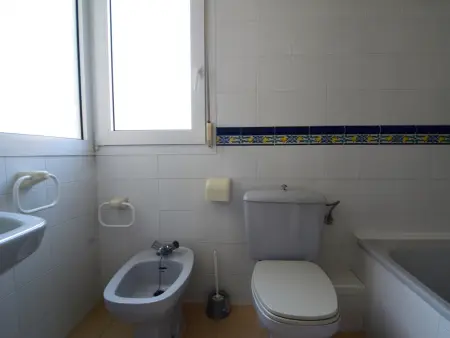 Appartement à L'Escala - 2 chambres, piscine commune, près de la mer, parking inclus - Photo 5