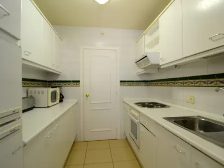 Appartement à L'Escala - 2 chambres, piscine commune, près de la mer, parking inclus - Photo 8