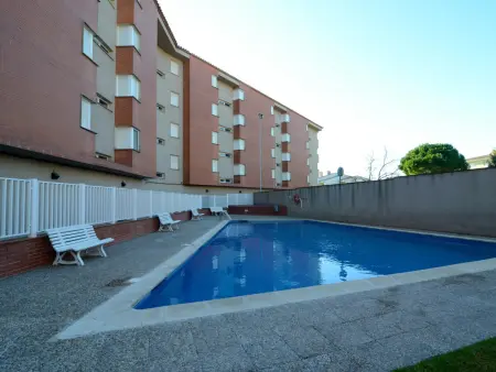 Appartement à L'Escala - 2 chambres, piscine commune, près de la mer, parking inclus - Photo 12