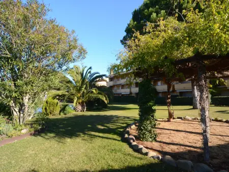 Appartement charmant 2 chambres, terrasse et jardin à L'Escala - Photo 18