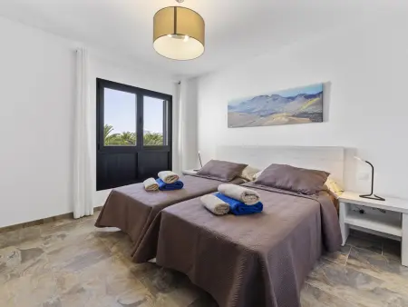 Villa à Playa Blanca avec jardin spacieux et piscine partagée - Photo 8