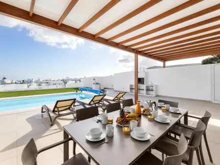 Villa spacieuse avec piscine à Playa Blanca, Villa 10 personnes à Playa Blanca - Photo 1