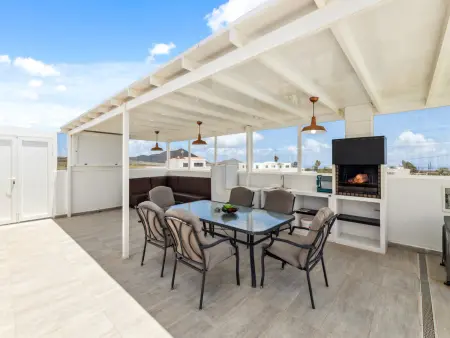Villa spacieuse et lumineuse à Costa Teguise avec piscine privée chauffée - Photo 1