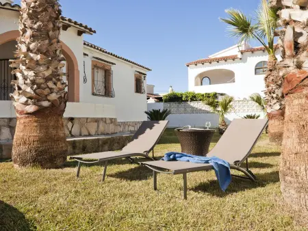 Villa à Dénia avec piscine privée, proche plages, climatisée, parking, jardin, pour 6 personnes - Photo 2