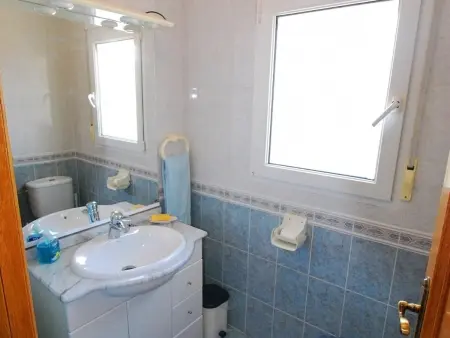 Villa ensoleillée avec piscine privée et jardin près du centre et plage à Denia pour 6 pers. - Photo 17