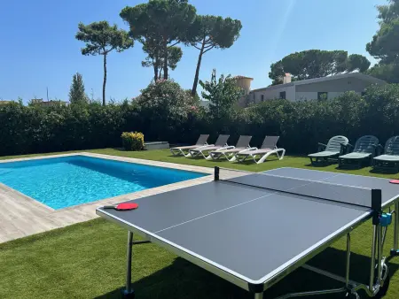 Chalet moderne à Mas Pinell avec piscine salée privée, clim, WiFi et parking, proche plage - Photo 7