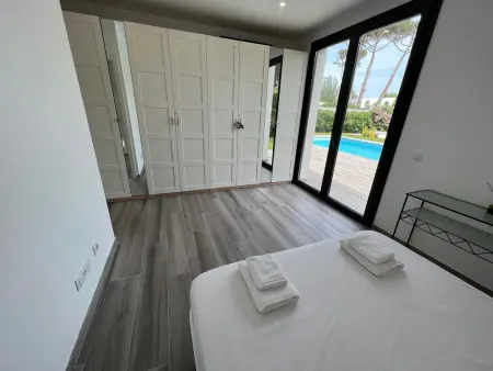 Chalet moderne à Mas Pinell avec piscine salée privée, clim, WiFi et parking, proche plage - Photo 8