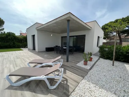 Chalet moderne à Mas Pinell avec piscine salée privée, clim, WiFi et parking, proche plage - Photo 15