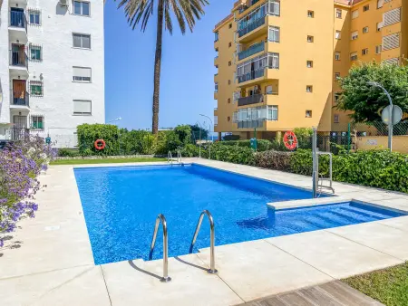 Appartement confortable à Torremolinos avec piscine et climatisation - Photo 2