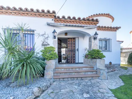 Maison de 4 chambres avec piscine privée et amarre à Castelló d'Empúries - Photo 1