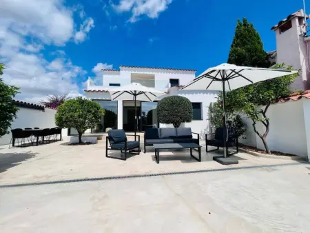 Villa de Luxe avec Piscine Privée et Parking à Empuriabrava - Photo 5
