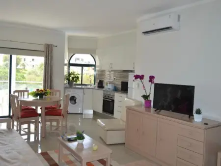 Appartement moderne à Alvor avec terrasse et parking - Photo 1