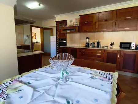 Villa élégante 3 chambres, proche plage Apúlia, avec Wi-Fi et parking - Photo 16