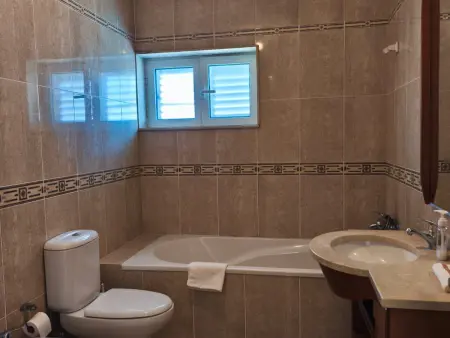Villa élégante 3 chambres, proche plage Apúlia, avec Wi-Fi et parking - Photo 30