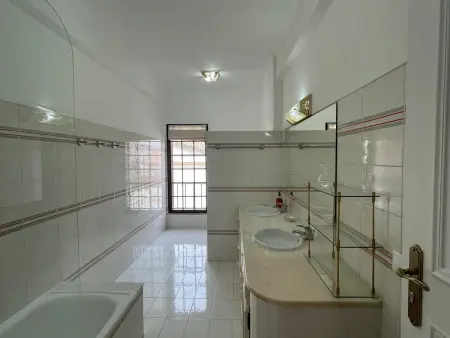 Villa d'été avec piscine chauffée privée à Faro, 5 chambres pour 12 personnes - Photo 20