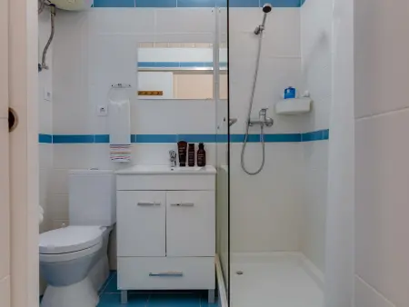 Maison rénovée au cœur de Faro avec terrasse, Maison 6 personnes à Faro - Photo 12