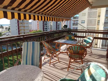Appartement 4 chambres en bord de mer avec 2 piscines, courts de sport et parking à Gandia - Photo 1