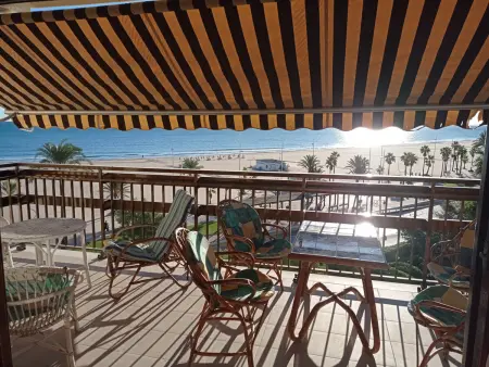 Appartement 4 chambres en bord de mer avec 2 piscines, courts de sport et parking à Gandia - Photo 2
