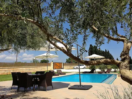 Charmante Villa Majorquine avec Piscine Privée et Jardin à Muro - Photo 17