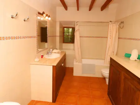 Belle Villa Majorquine avec Piscine Privée et Jardin à Es Llombards - Photo 13