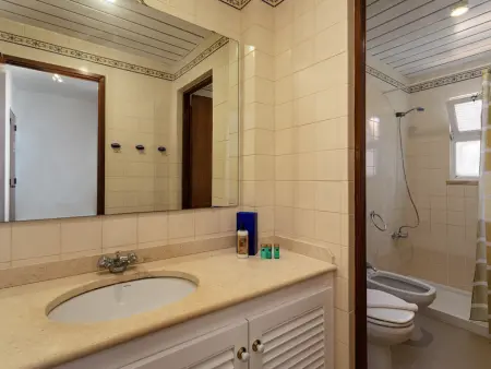 Appartement confortable à Vilamoura, vue sur marina, Wi-Fi, parking incl. - Photo 15
