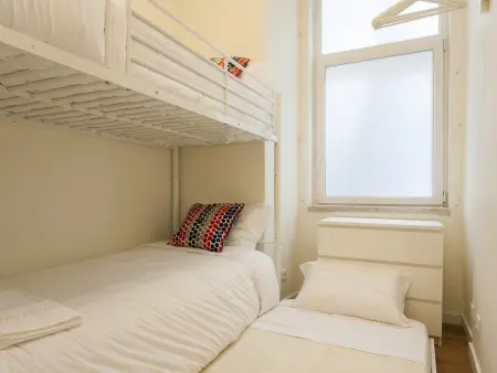 Grand appartement central à Lisbonne, 5 chambres, jusqu'à 17 personnes - Photo 25