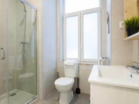 Grand appartement central à Lisbonne, 5 chambres, jusqu'à 17 personnes - Photo 27