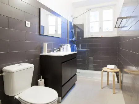 Grand appartement lumineux au cœur de Lisbonne, idéal pour groupes - Photo 25