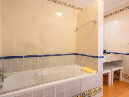 Villa à Galé - Jardin Privé et Accès Plage, Gite 5 personnes à Albufeira - Photo 1