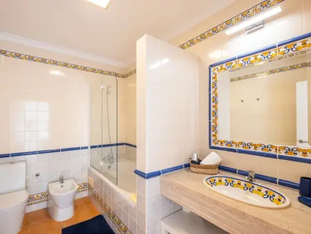 Villa à Galé - Jardin Privé et Accès Plage, Gite 5 personnes à Albufeira - Photo 17