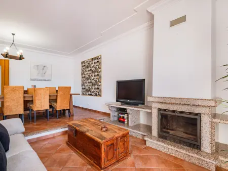 Villa familiale calme avec piscine, tennis et parking sécurisé - Photo 3