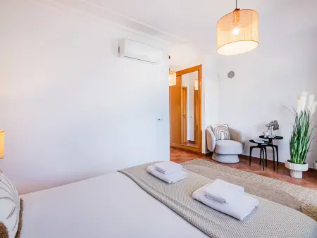 Villa familiale calme avec piscine, tennis et parking sécurisé - Photo 21